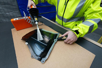 Manuelle Prüfung der elektrischen Isolation von Hochvolt-Bauteilen unter realen Bedingungen während der Projektentwicklung